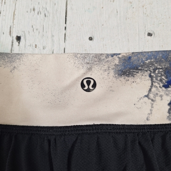 Lululemon Breath of Fire Skirt Skort Skirted Shorts Size 6 Black Milky Way - Picture 6 of 13